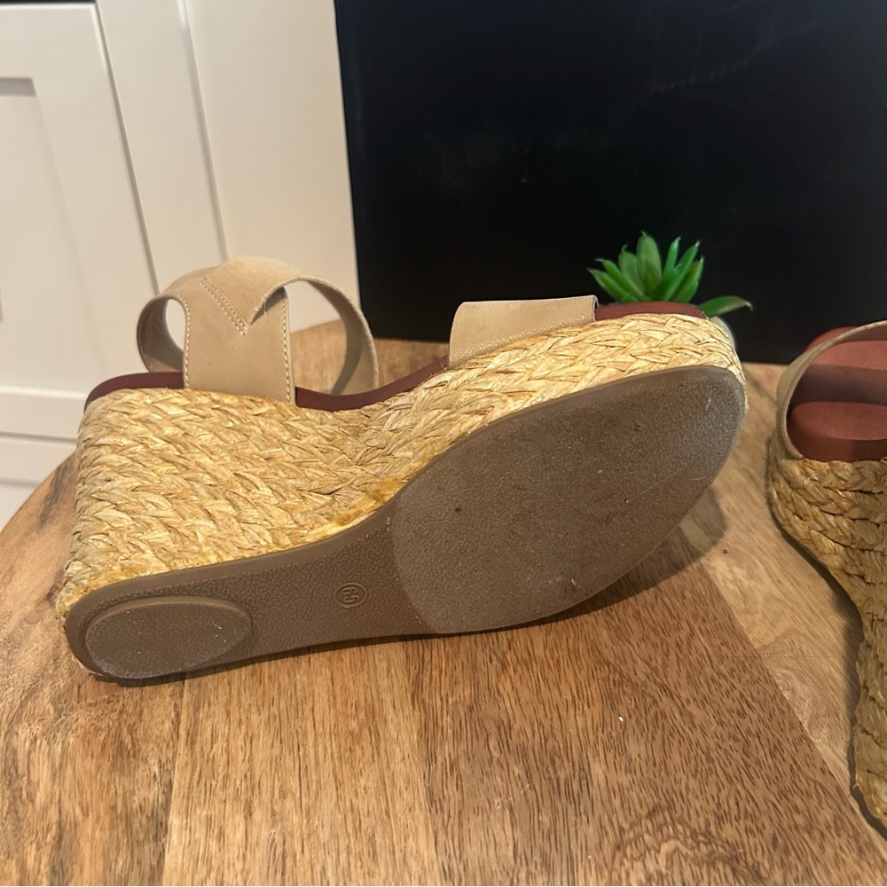MIA Women's Tan Wedge Platform Espadrille Sandals EUC - Picture 5 of 6